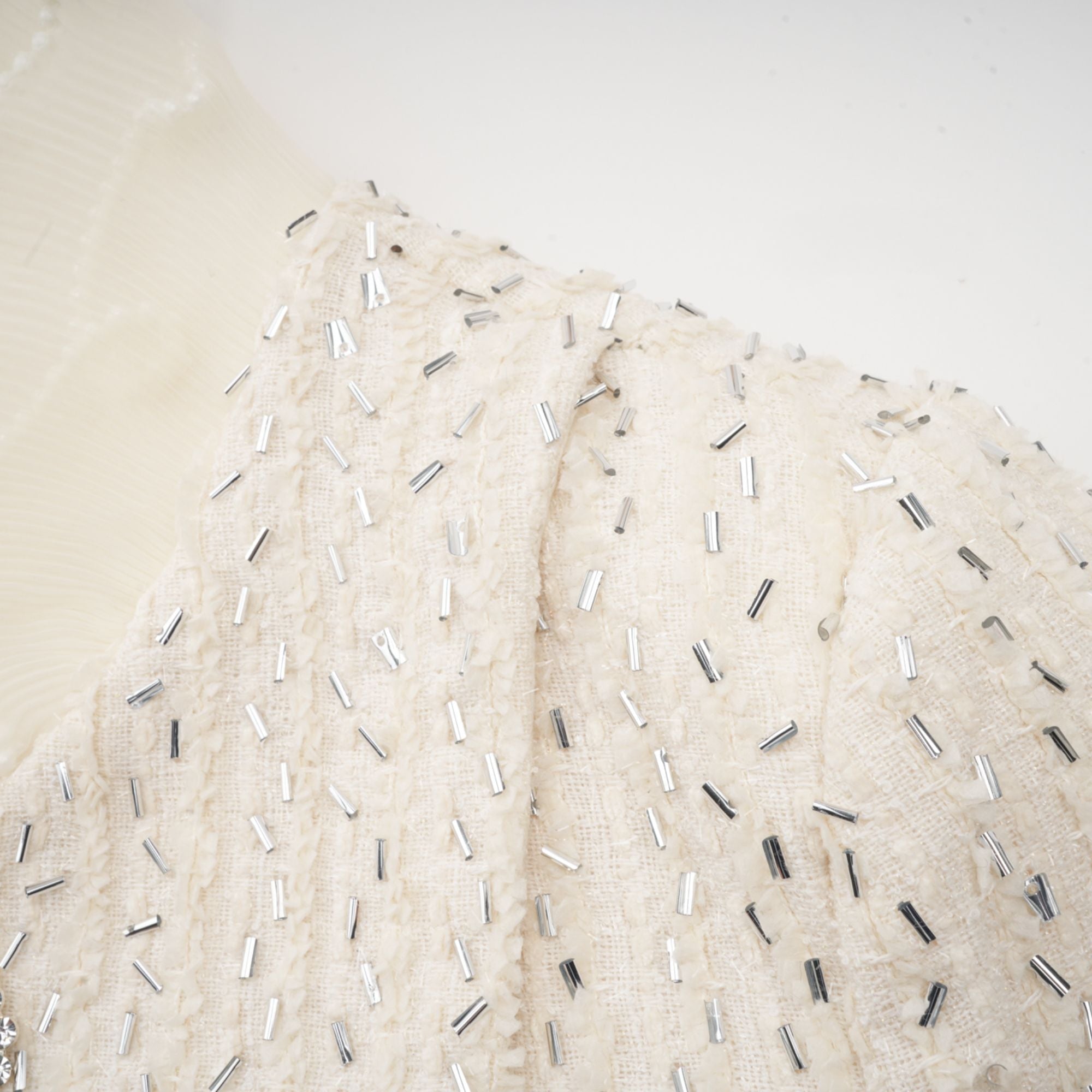 Blanche vit pärl- och volangbeskuren jacka