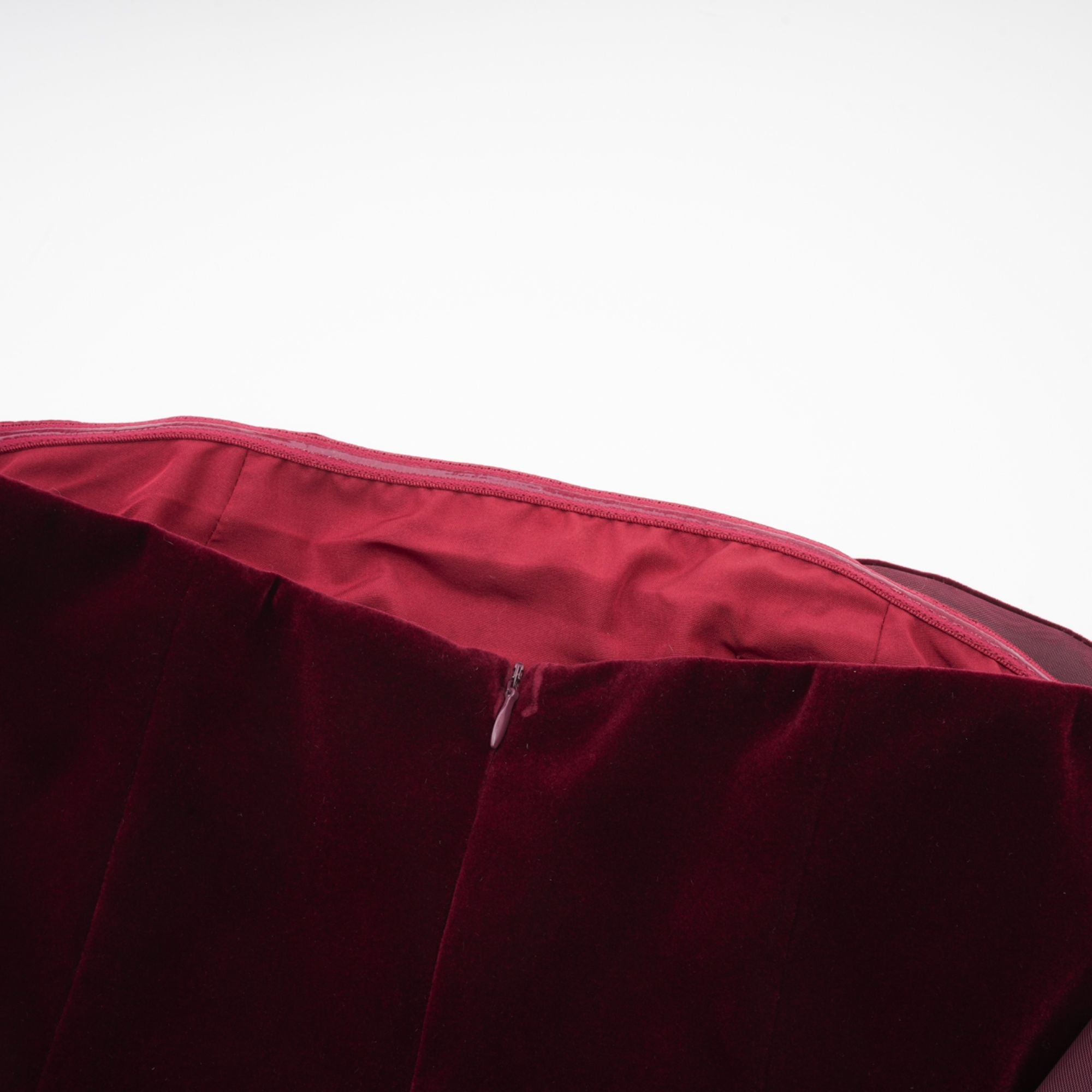 Robe longue rouge azur à appliqués floraux