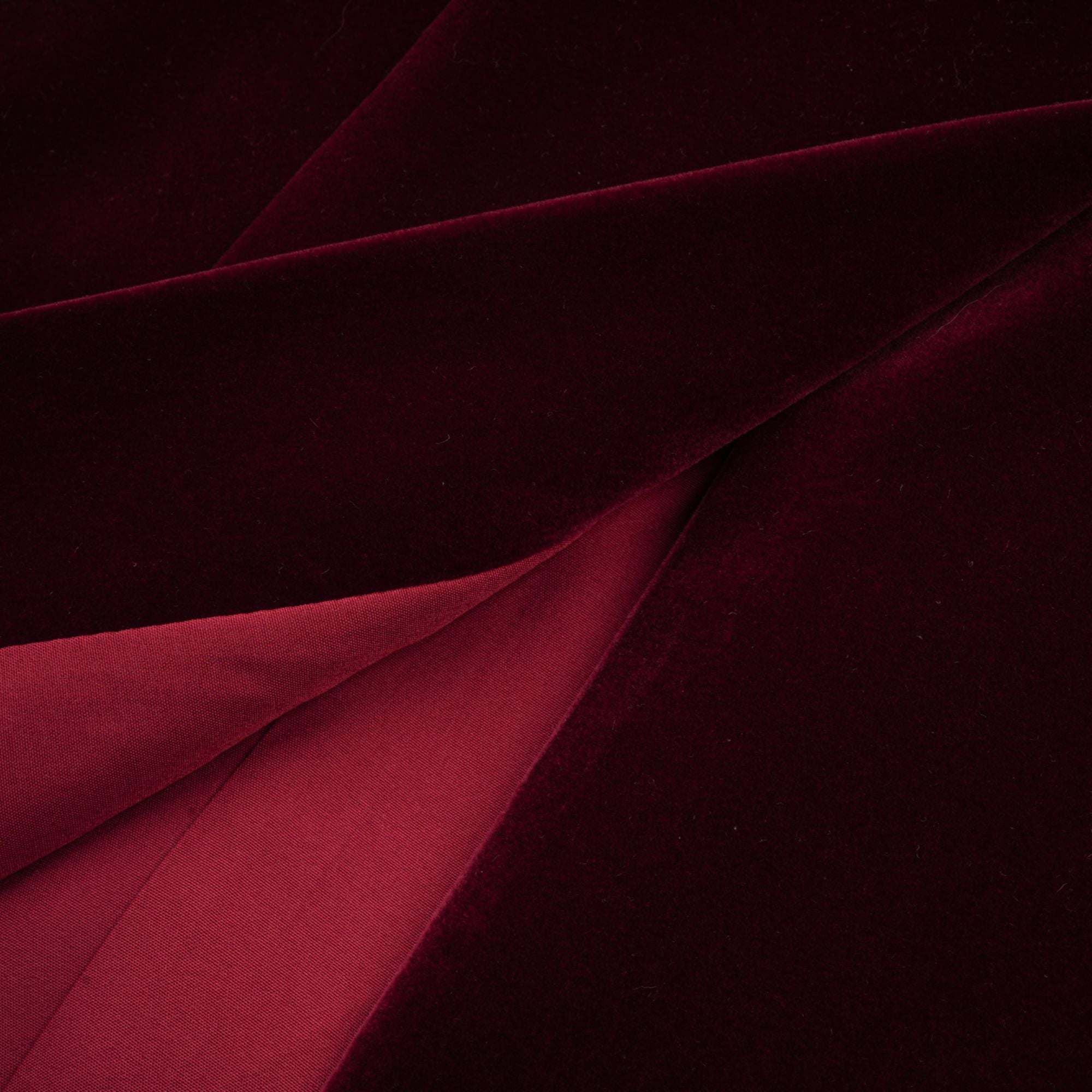 Robe longue rouge azur à appliqués floraux