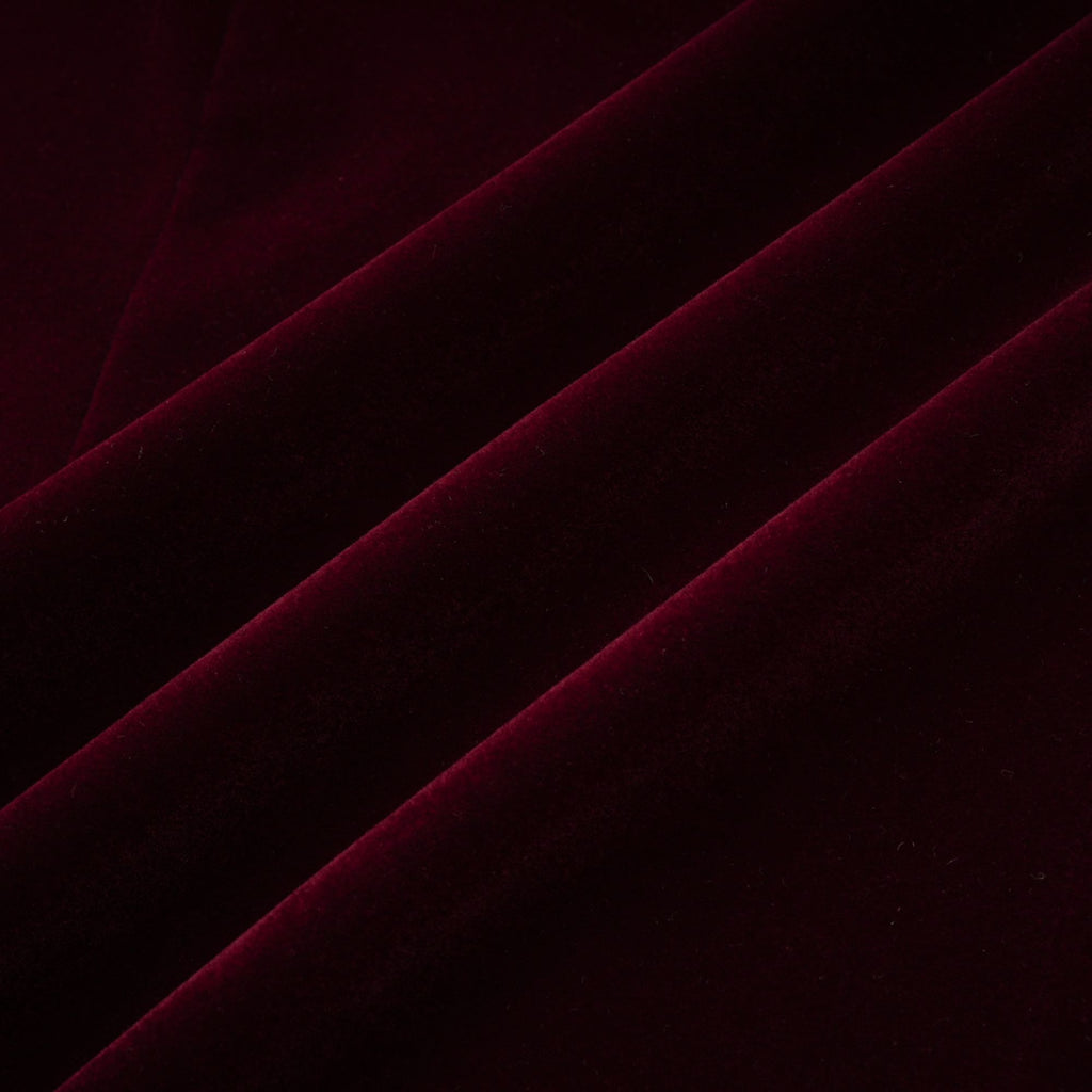 Robe longue rouge azur à appliqués floraux