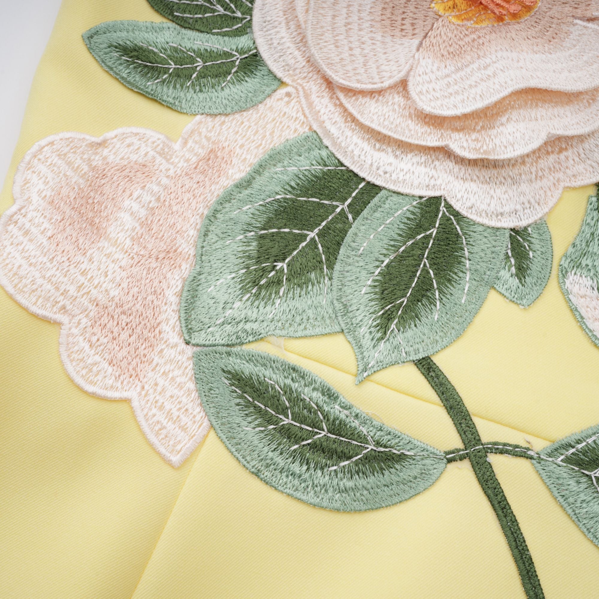 Abigail Gul Blommig Broderad Miniklänning