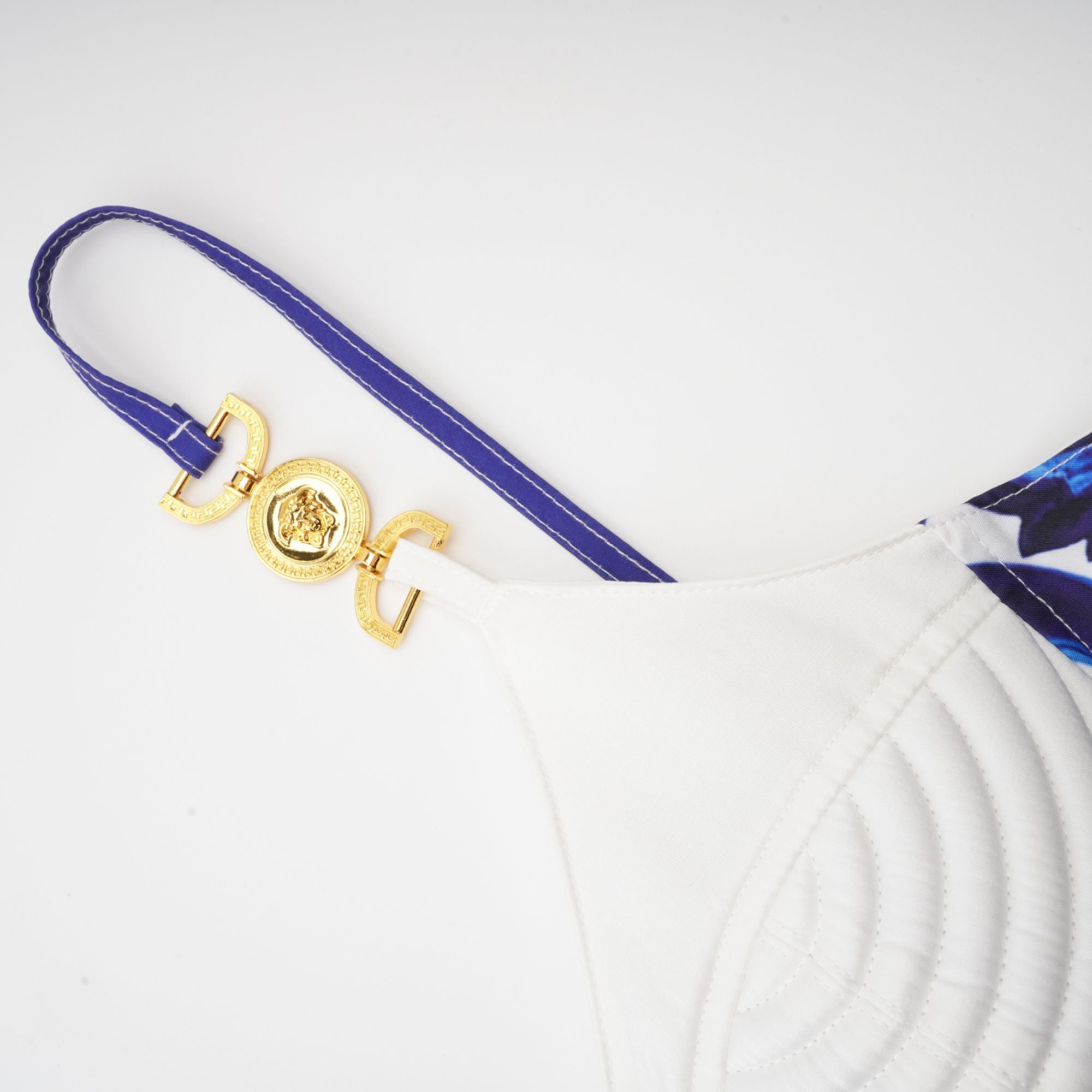 Allegra matchande set med grafiskt tryck, topp och kjol