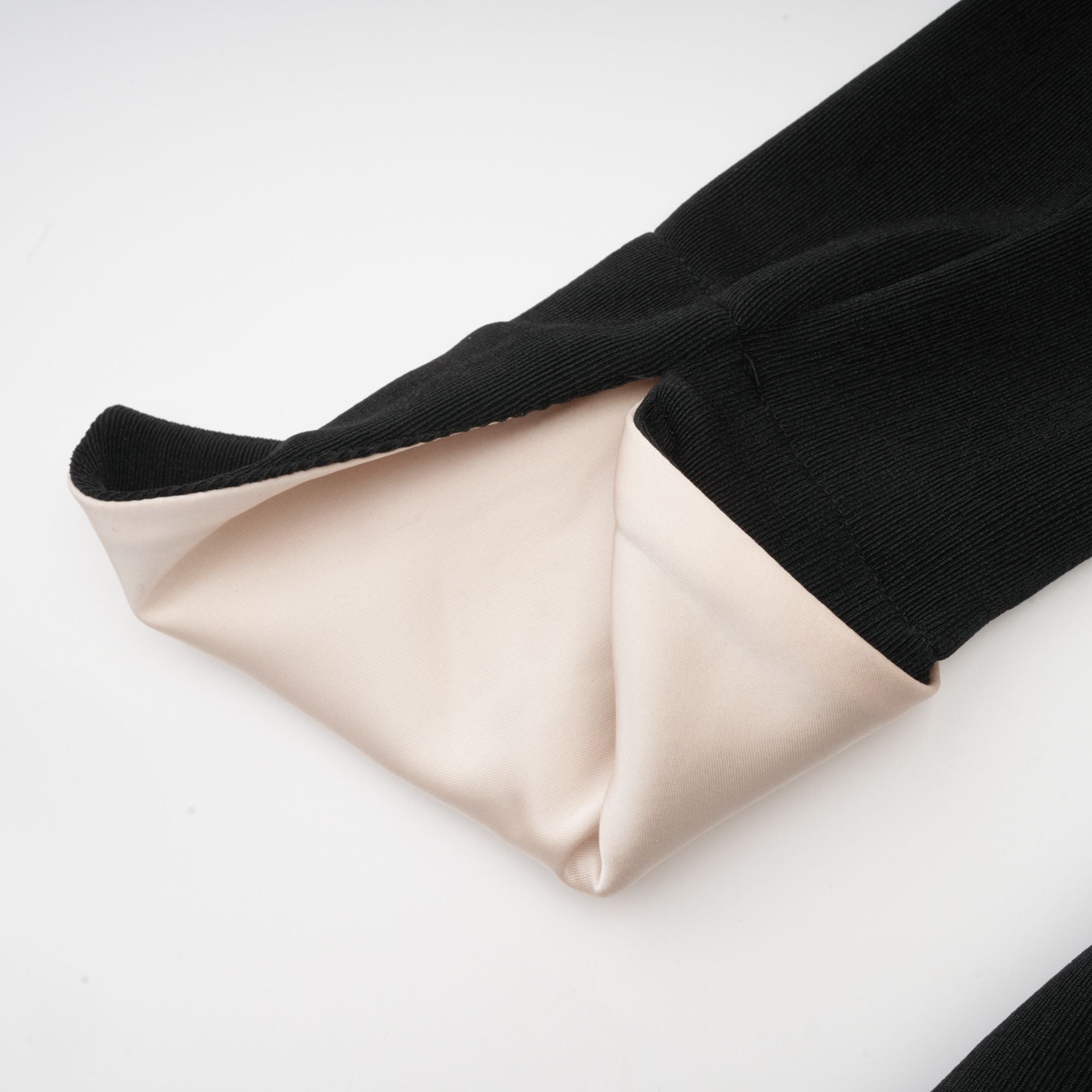 Karine contrast-color bowknot v-neck maxi dress