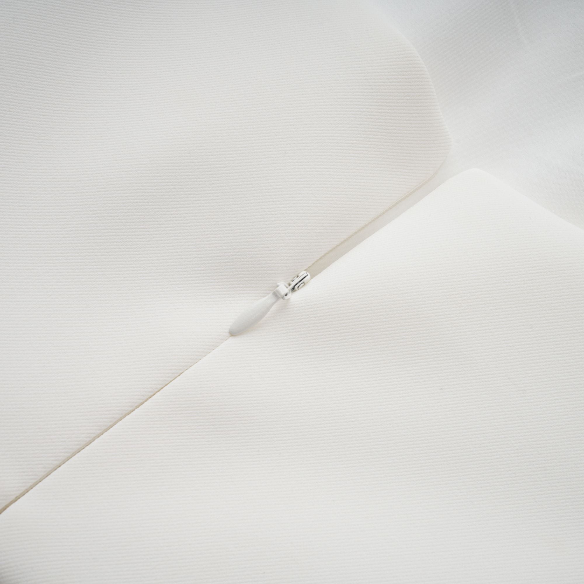 Irène Vit Off-Shoulder Paljett Blommig Broderad Miniklänning