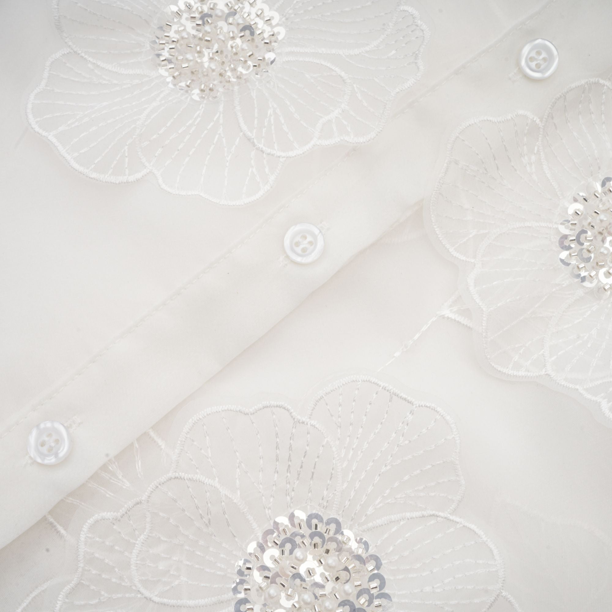 Béatrix vit, utsmyckad, halvtransparent skjorta