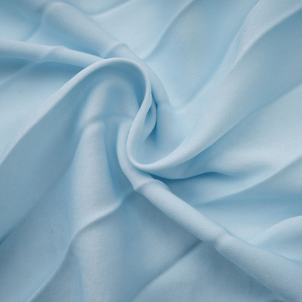 Andréa Blå Plisserad Maxiklänning med Utskurna Detaljer