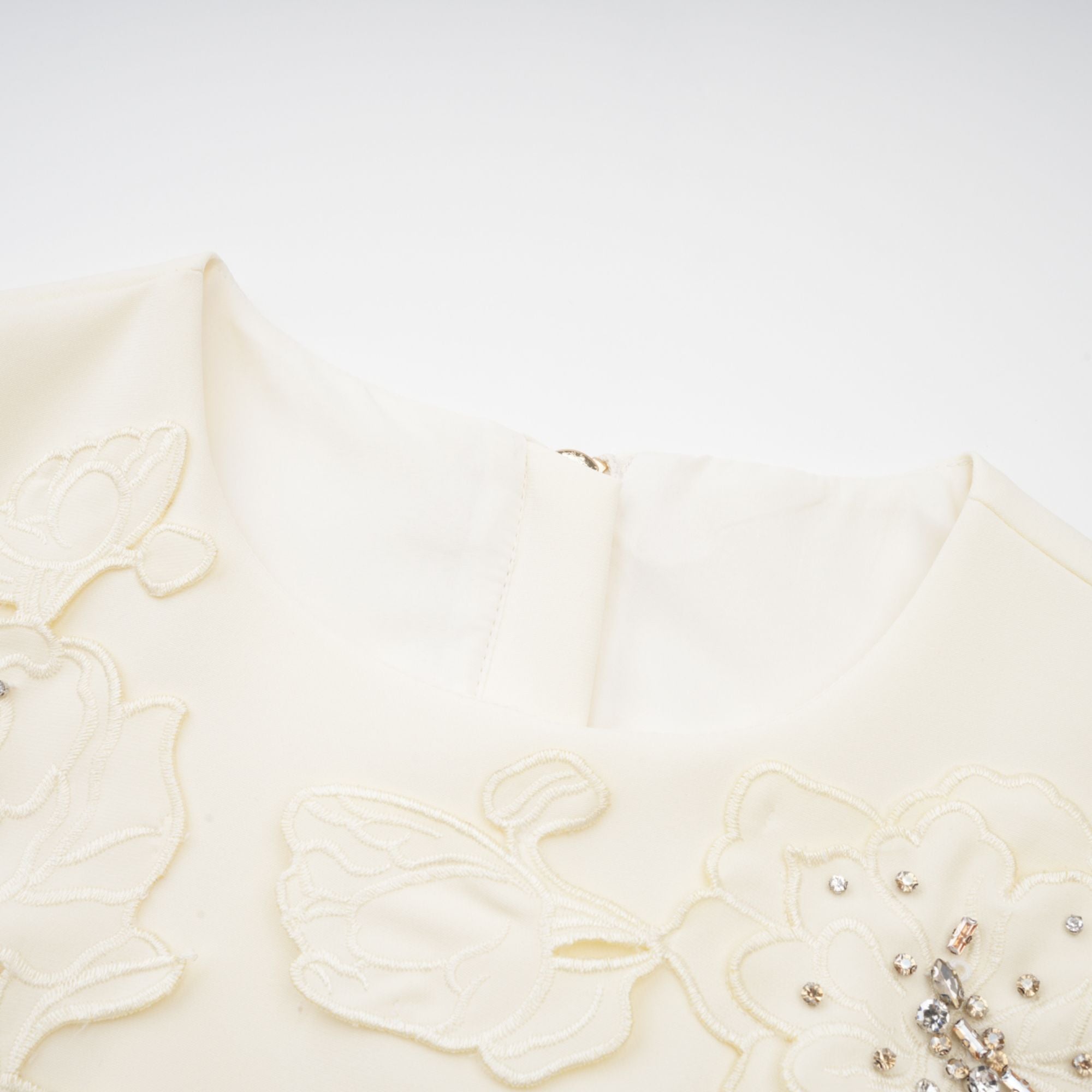 Coralie neutrala 3D-blommiga topp- och kjolset med matchande mönster