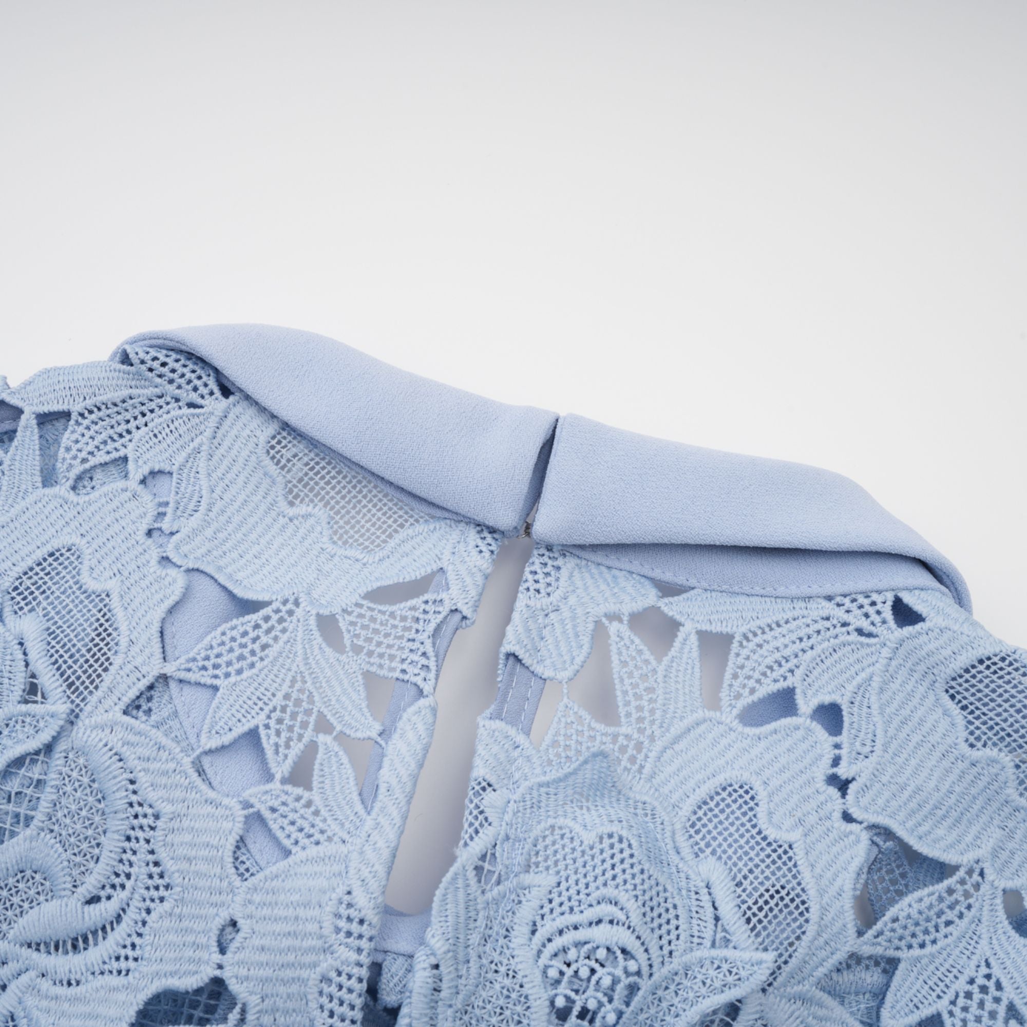 Aurore blå blommig applikation spets midiklänning 