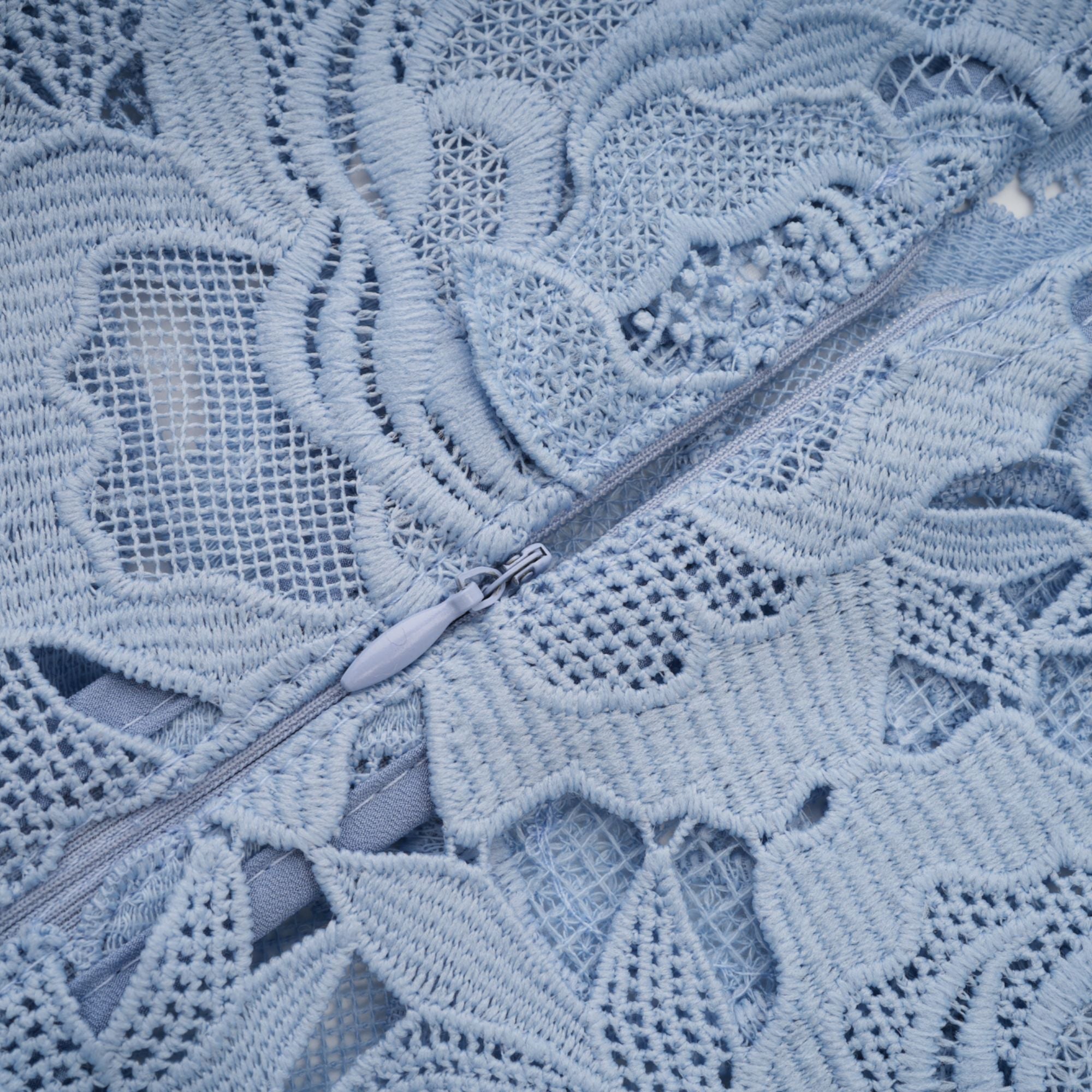 Aurore blå blommig applikation spets midiklänning 