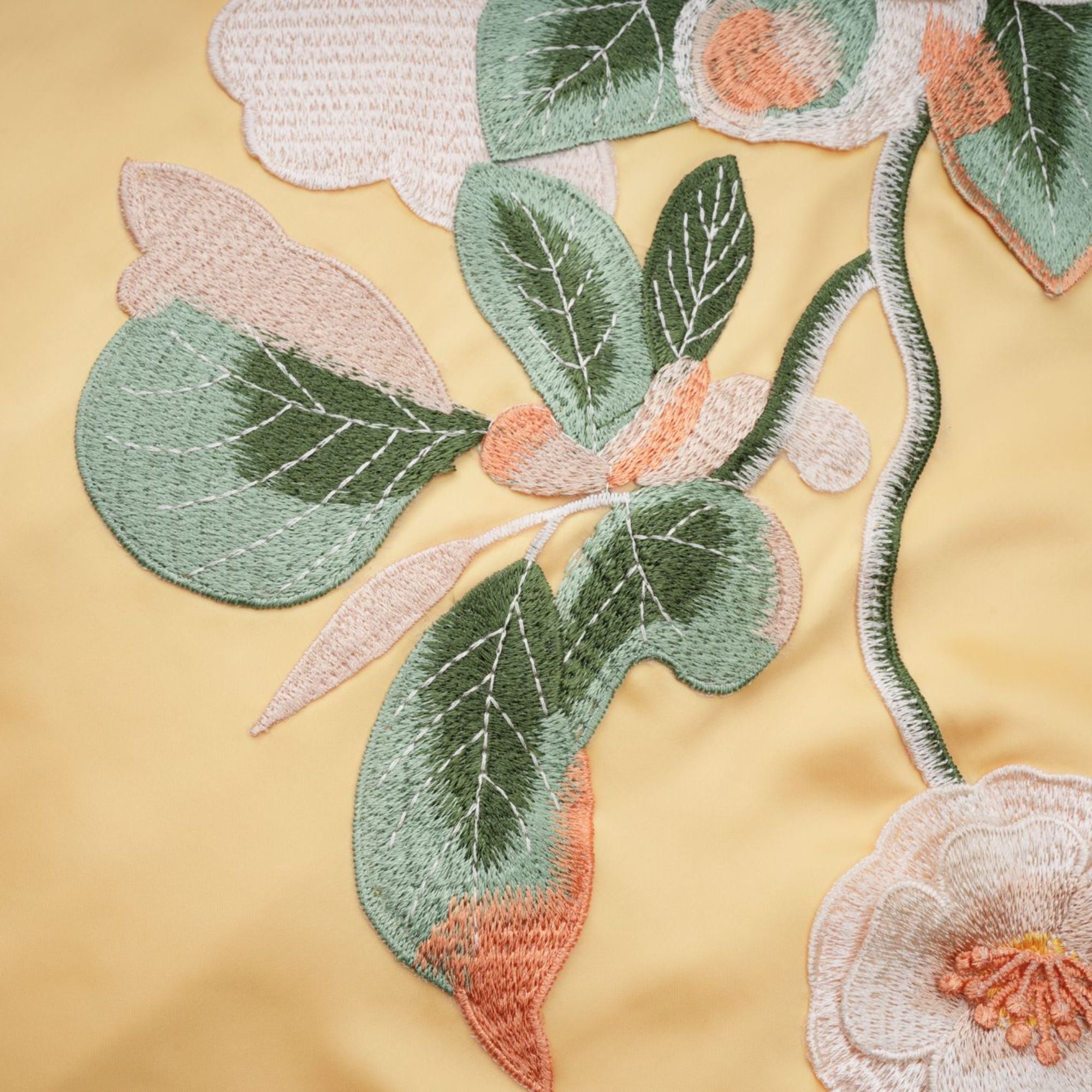 Avril Gul Blommig Broderad Miniklänning