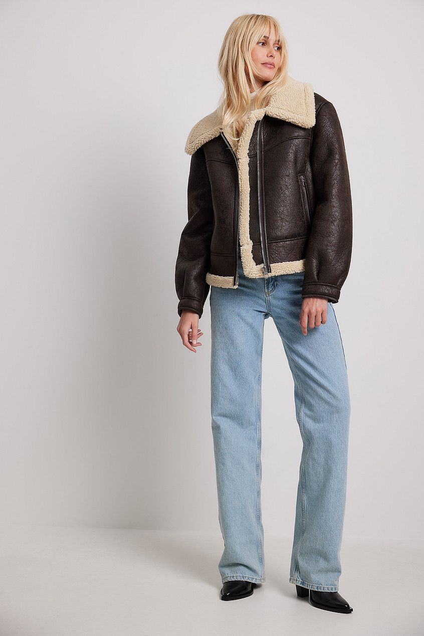 Dora | Snygg vinterjacka med teddyfoder för kvinnor - Mörkbrun flygarjacka med krage