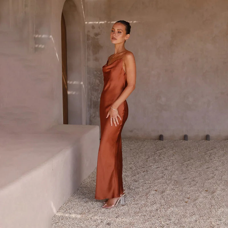 Blair | Robe longue en satin luxueux avec dos nu