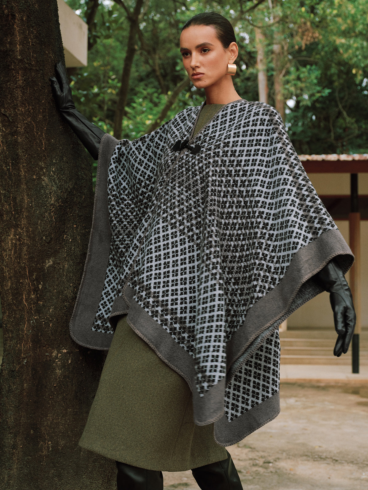 Mandy | Elegant Poncho - Högkvalitativt stickat tyg med rutmönster