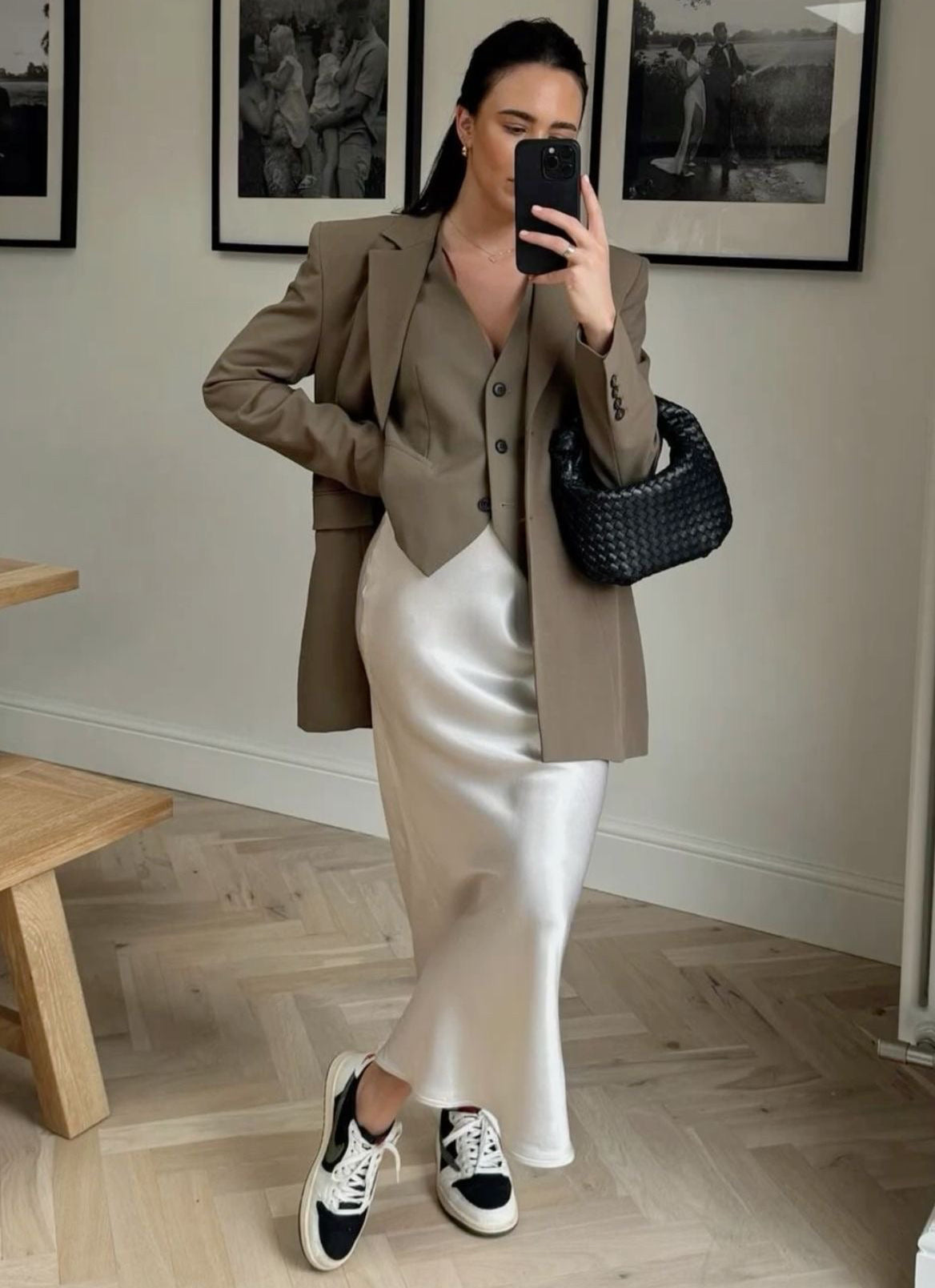 Adrianne | Maxikjol i satin med subtil glans - Bekväm och luftig