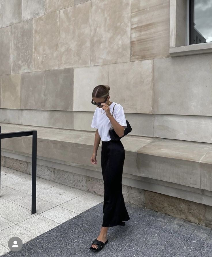 Adrianne | Maxikjol i satin med subtil glans - Bekväm och luftig