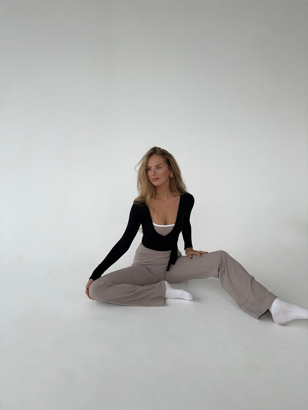 Leila | Zwarte Wikkel Top met Lange Mouw