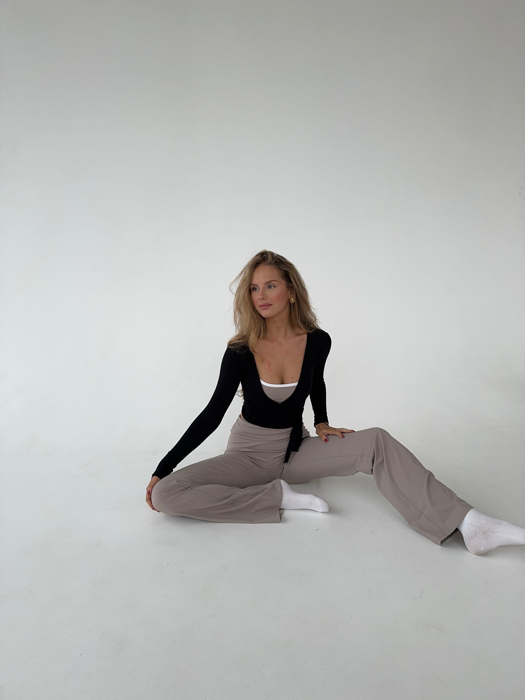 Leila | Zwarte Wikkel Top met Lange Mouw