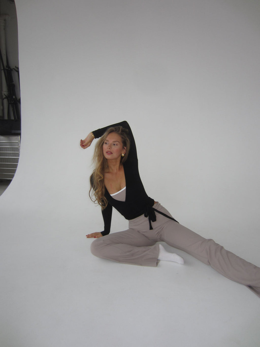 Leila | Zwarte Wikkel Top met Lange Mouw