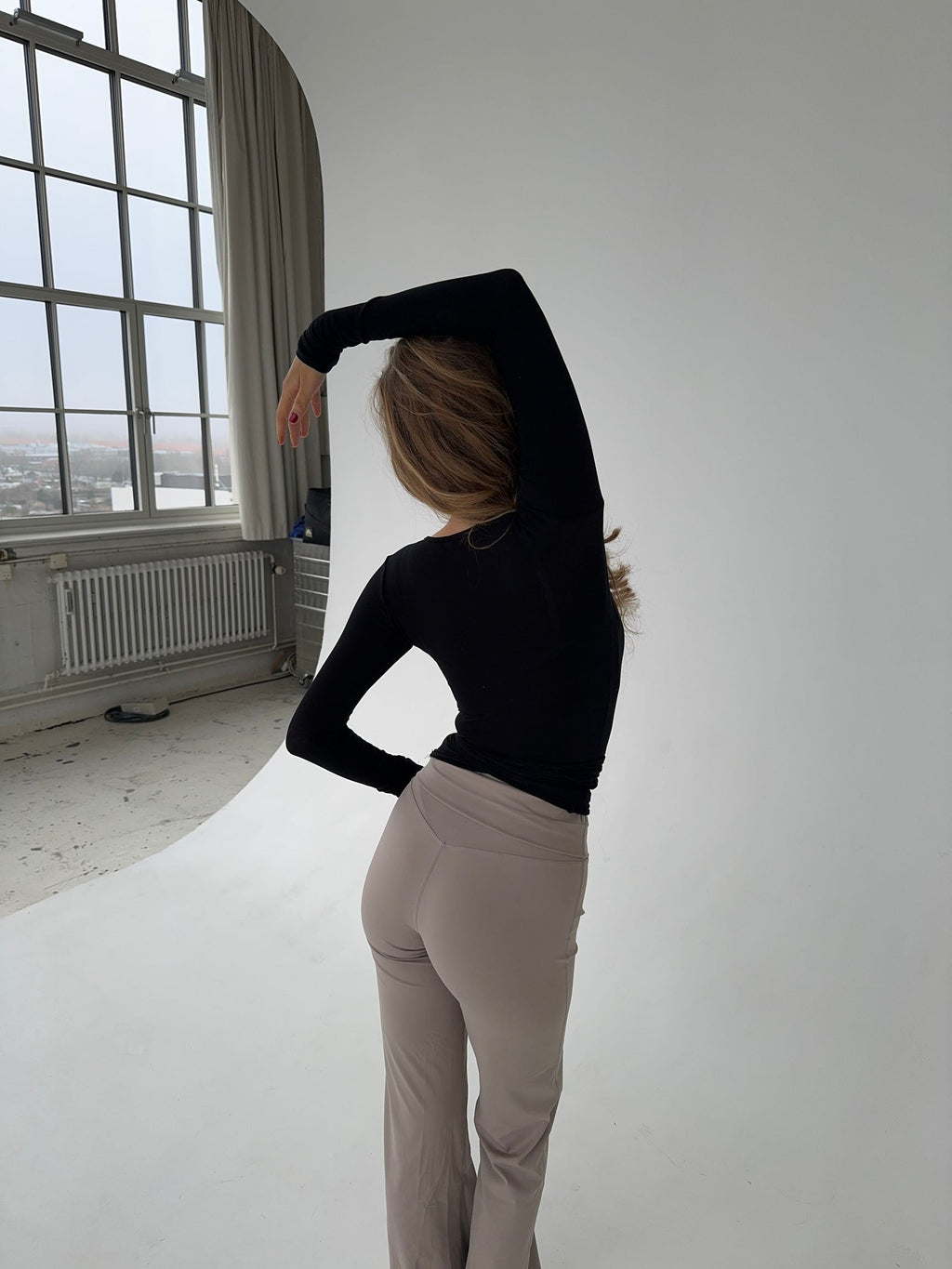 Leila | Zwarte Wikkel Top met Lange Mouw