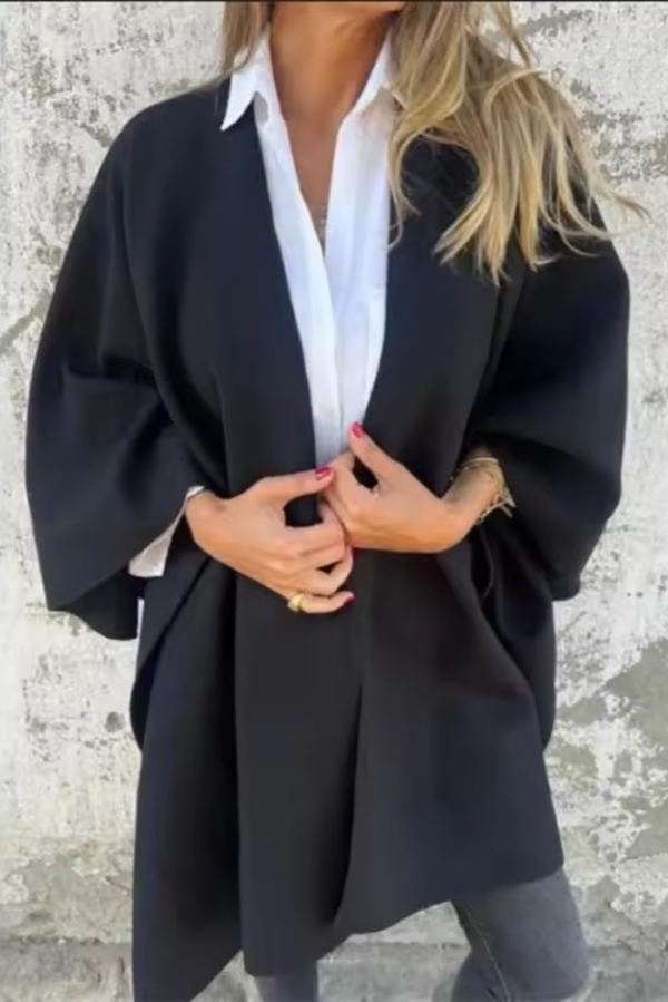 Alisa | Modern damkappa – Mellanårskappa med elegant öppen stil