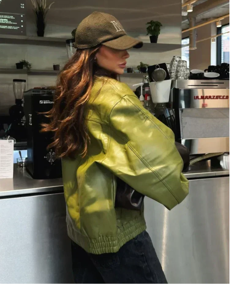 Lily-Rose | Vegan Leren Dames Jas - Olijfgroen met Moderne Streetwear Look