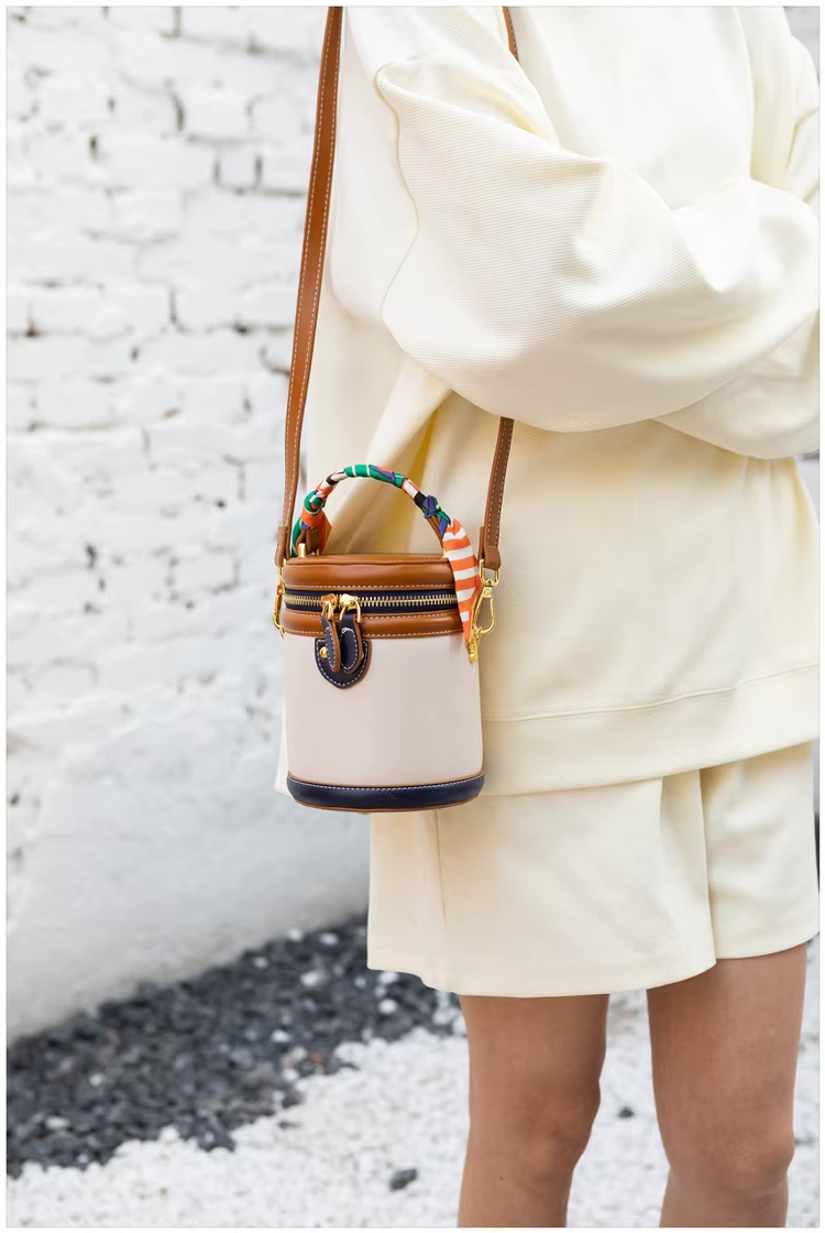 Novel | Bucket Schoudertas - Trendy & Compact