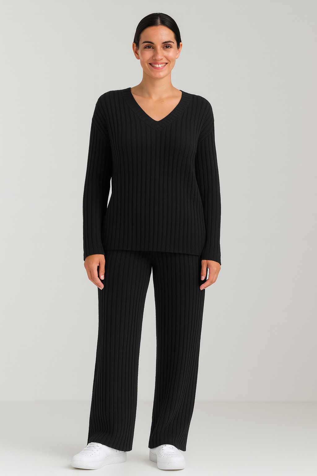 Talia | Tvådelat loungeset för kvinnor - Mjukt tyg med V-ringad tröja