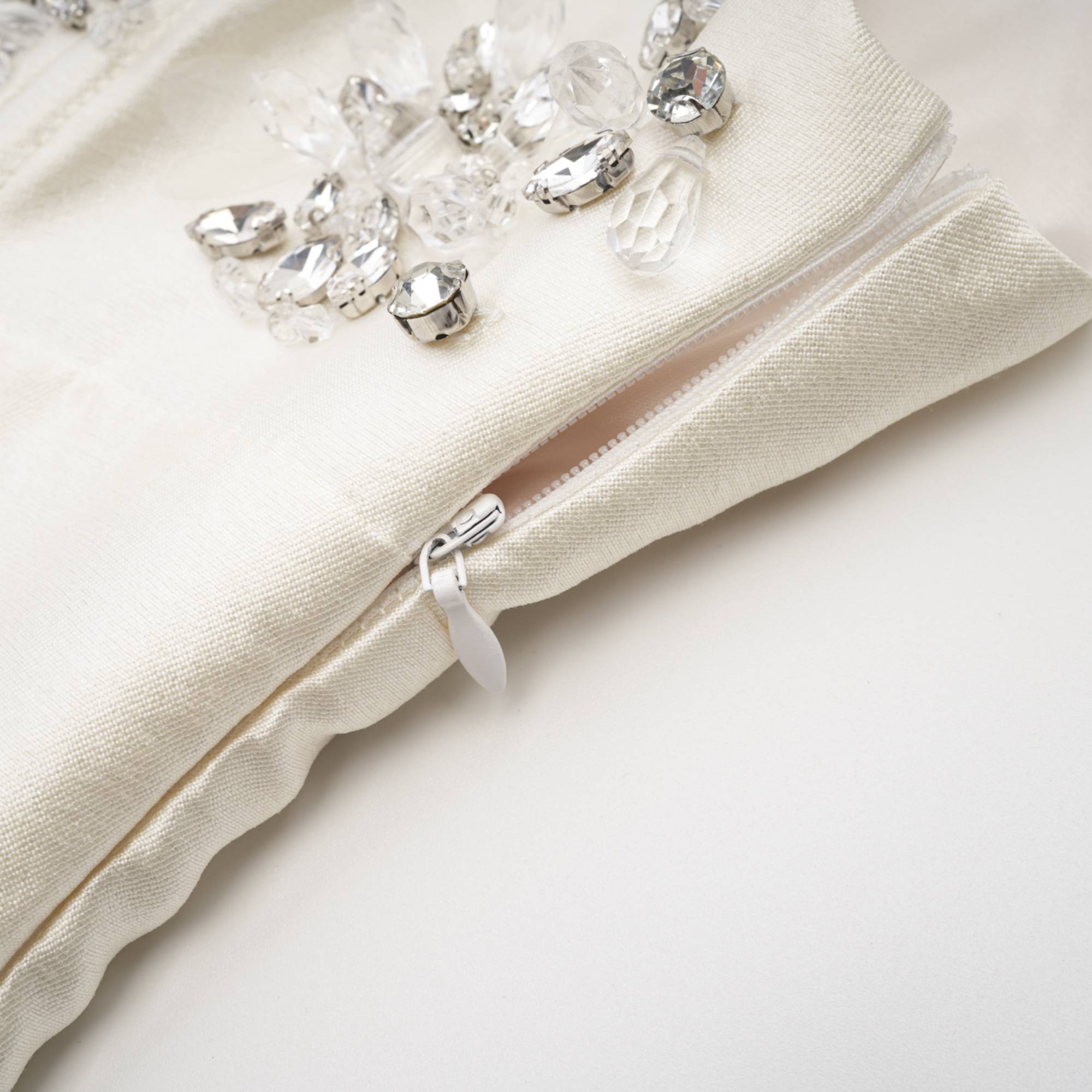 Ardelle utsmyckad miniklänning 