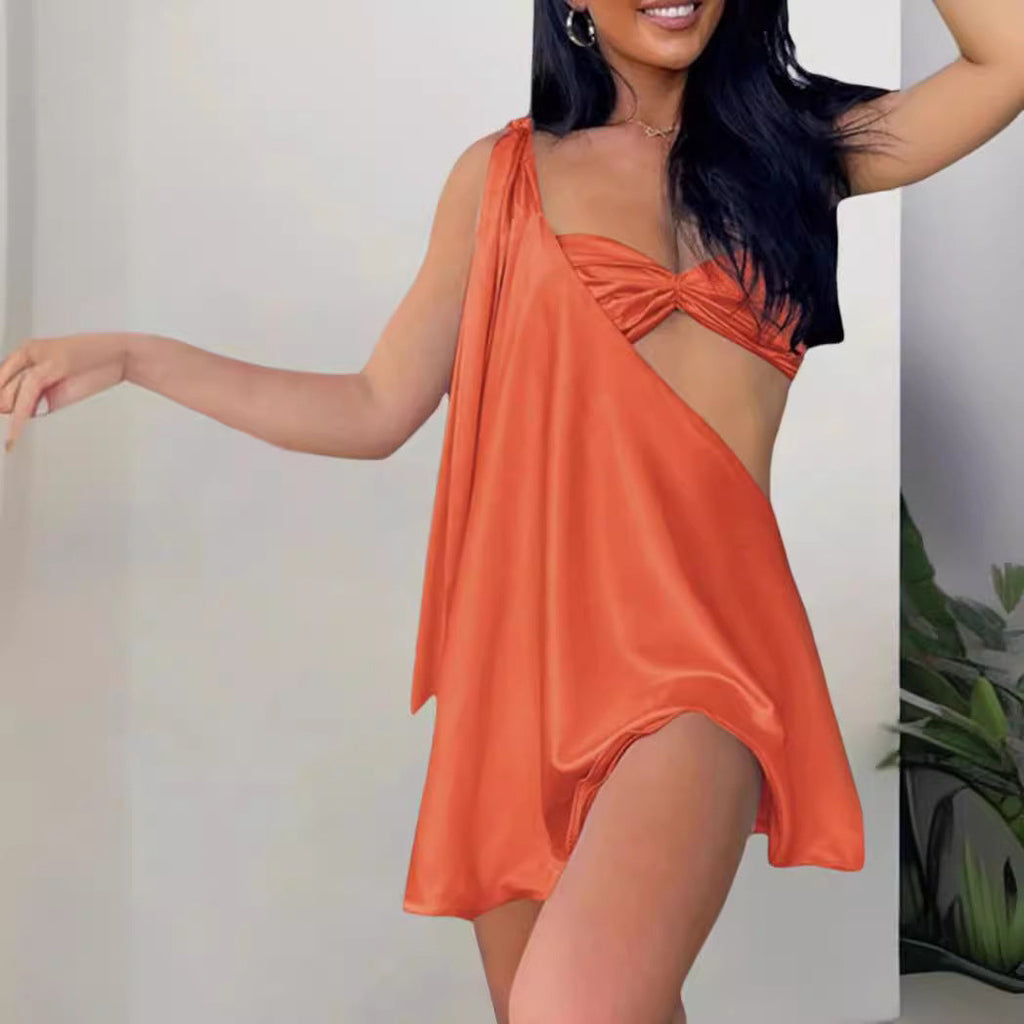 Asymmetrisk sommarklänning med öppen axel