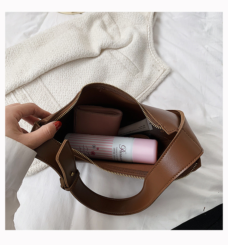 Puk | Minimalistische Schoudertas van Vegan Leer