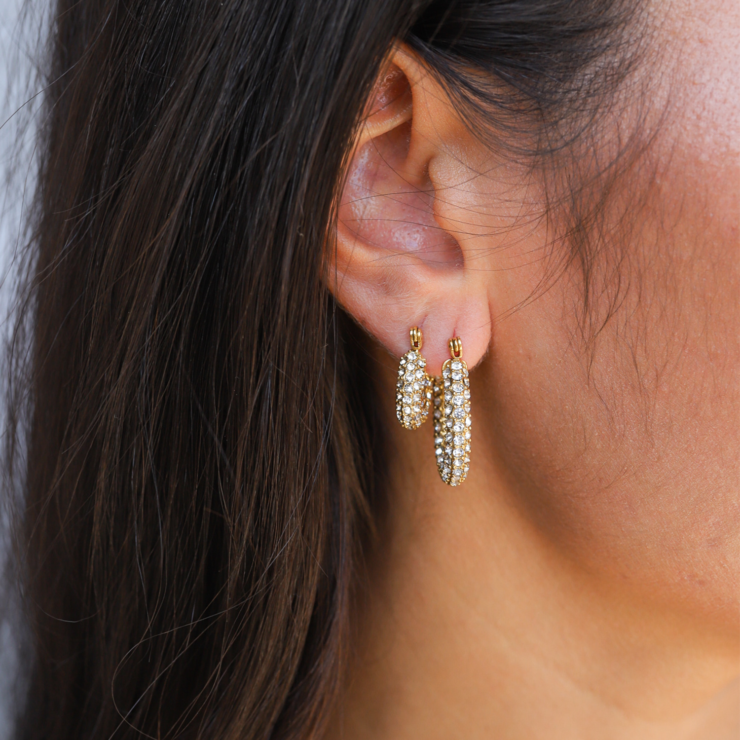 Judie | Elegante Hoops Oorbellen met Zirconia Steentjes