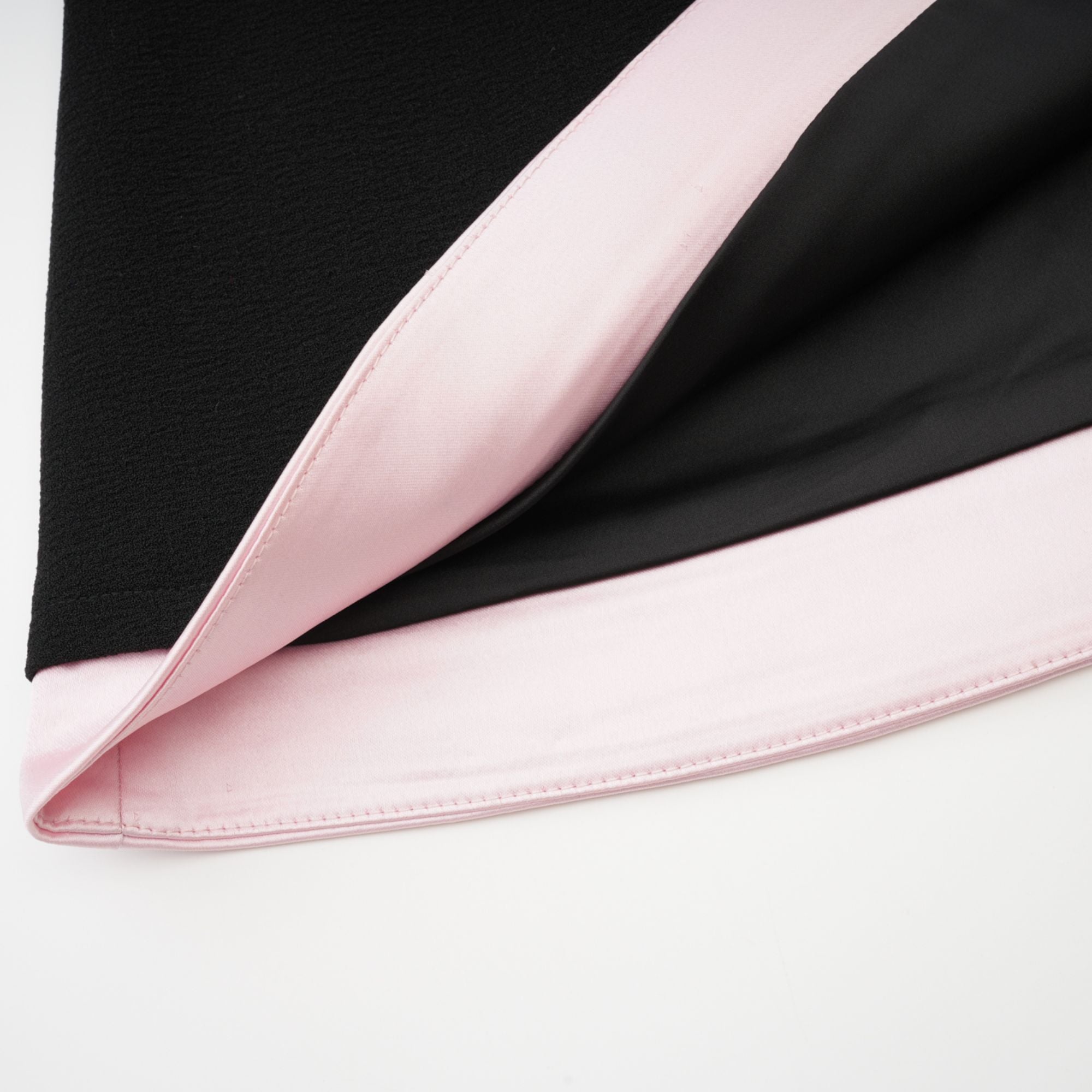 Uaine Black Two-Piece Jacket and Skirt Set