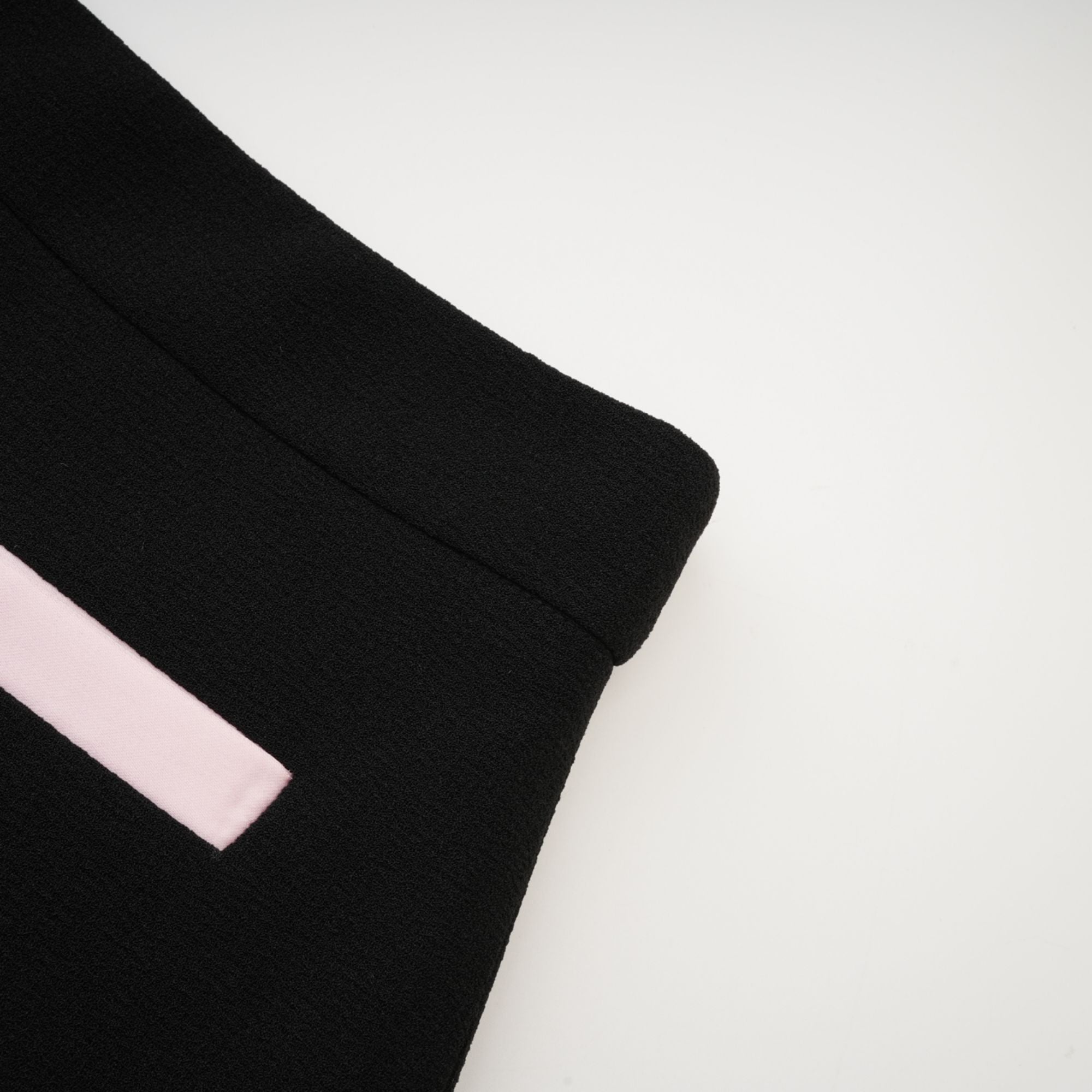 Uaine Black Two-Piece Jacket and Skirt Set